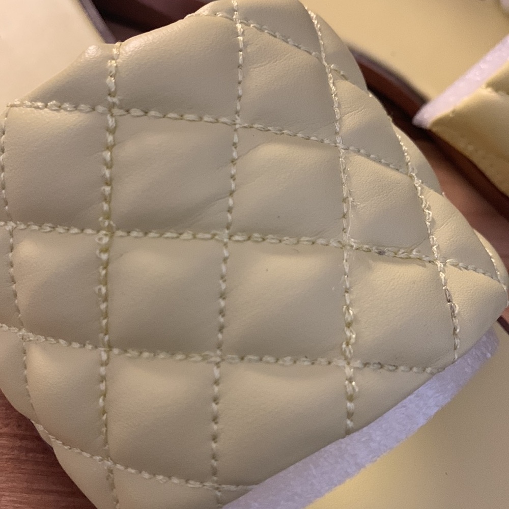 BCB Generation Pale Yellow Laila Slide Sandal With Diamond Quilted Strap NWT - Picture 10 of 12